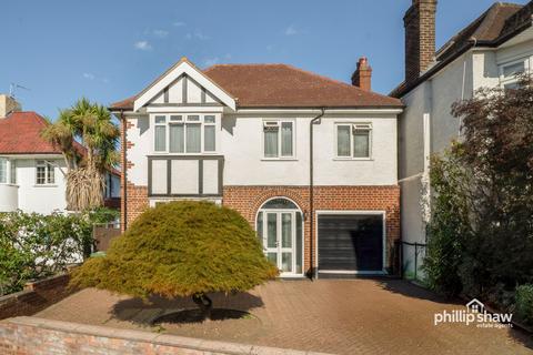 4 bedroom detached house for sale, Ilmington Road, Harrow, HA3