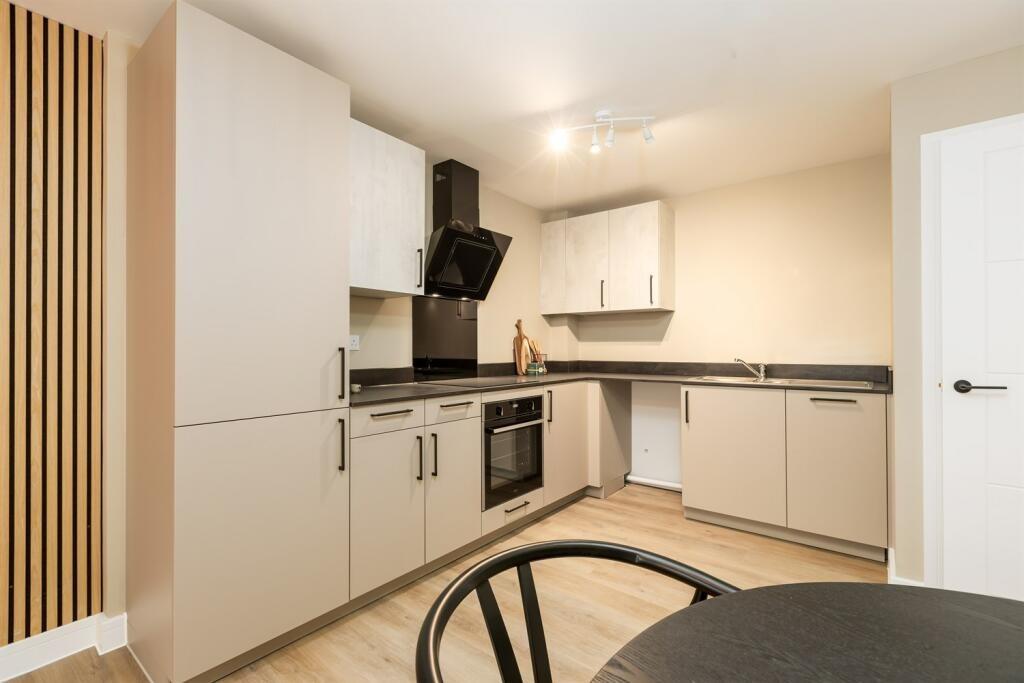Apartment in Poole, Parkstone - View 4
