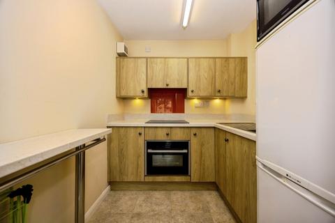 1 bedroom flat for sale, Allingham Court, Summers Road, Godalming, Surrey, GU7