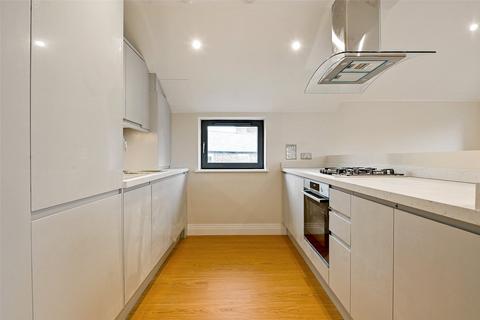 1 bedroom apartment to rent, 32a Peascod Street, Windsor, Berkshire, SL4