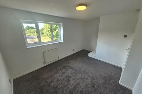 2 bedroom semi-detached house to rent, Meadow Walk, Bolton, BL4