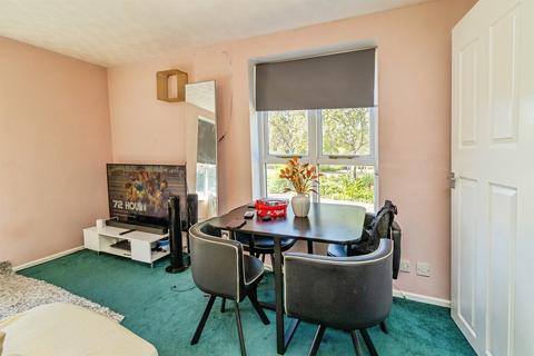 Studio for sale, Ramsthorn Grove, Walnut Tree, Milton Keynes
