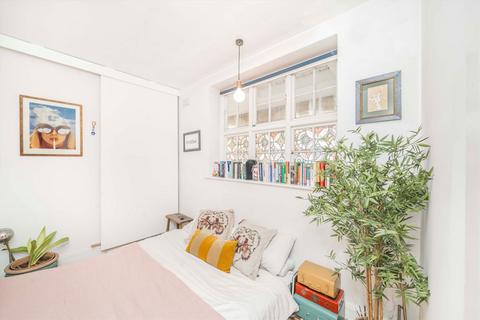 1 bedroom flat for sale, Meadway, London NW11