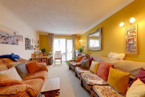 1 bedroom retirement property for sale, Broadwater Street East, Worthing