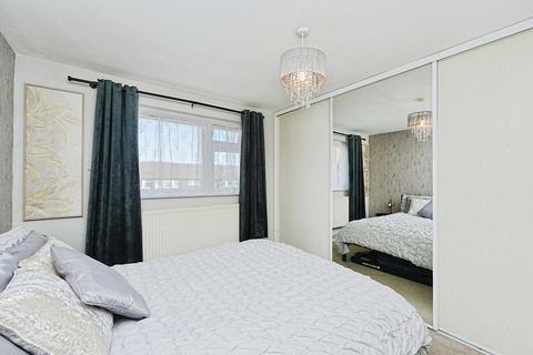 2 bedroom flat for sale, Mowbray Road, London, SE19