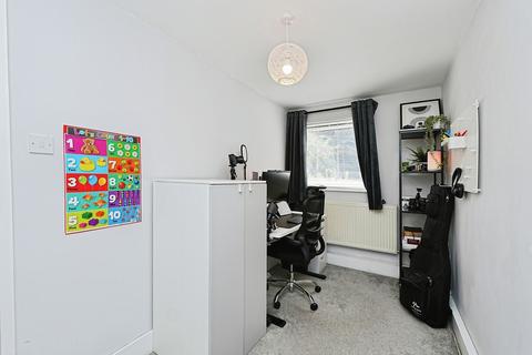 2 bedroom flat for sale, Mowbray Road, London, SE19