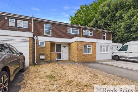 Manor Road, Romford RM1