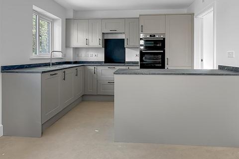 undefined, Long Close, Barnstaple EX32