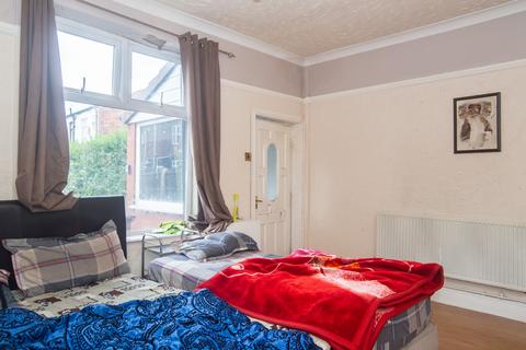 2 bedroom end of terrace house for sale, Hilton Fold Lane, Middleton M24