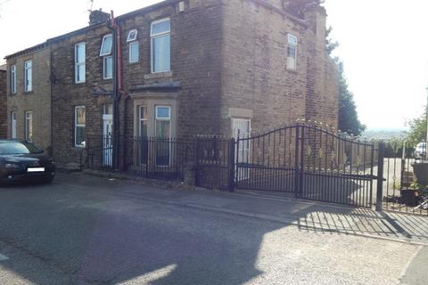 3 bedroom semi-detached house to rent, Staincliffe Road, Dewsbury