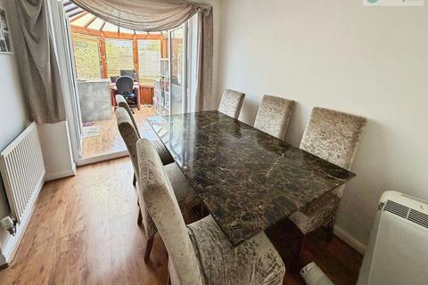 4 bedroom semi-detached house for sale, Gateway Close, Wootton, Northampton, NN4