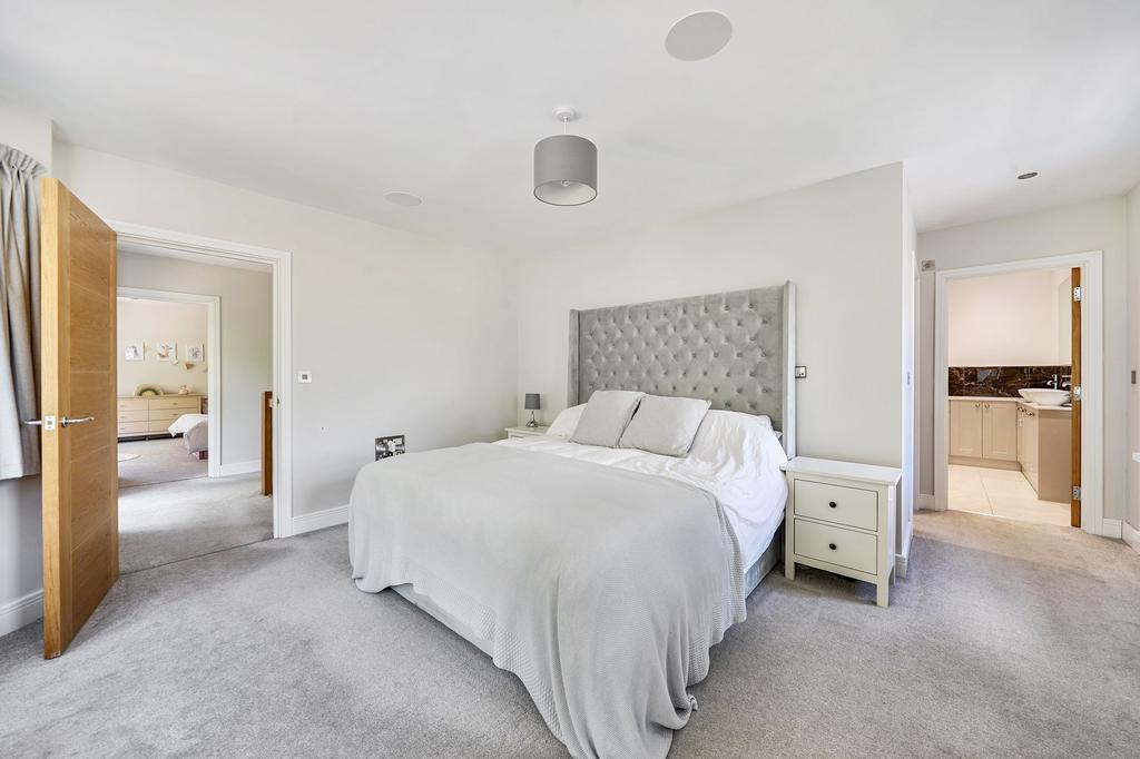 Master bedroom, en suite