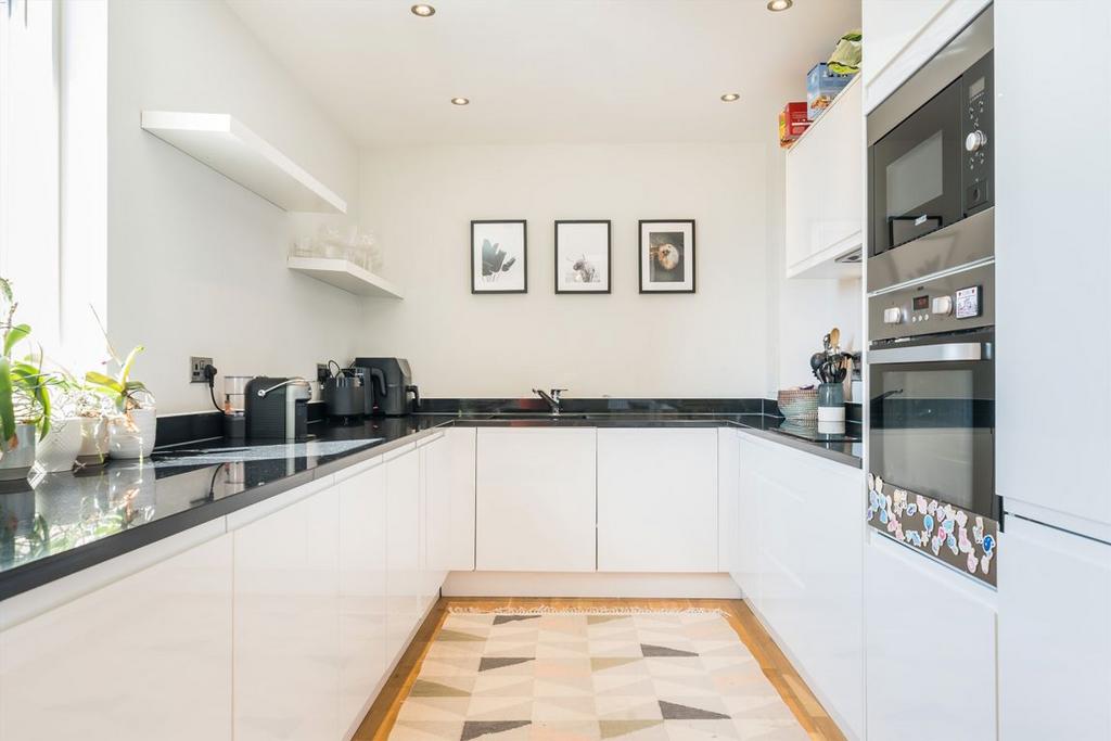 Apartment in London - View 3