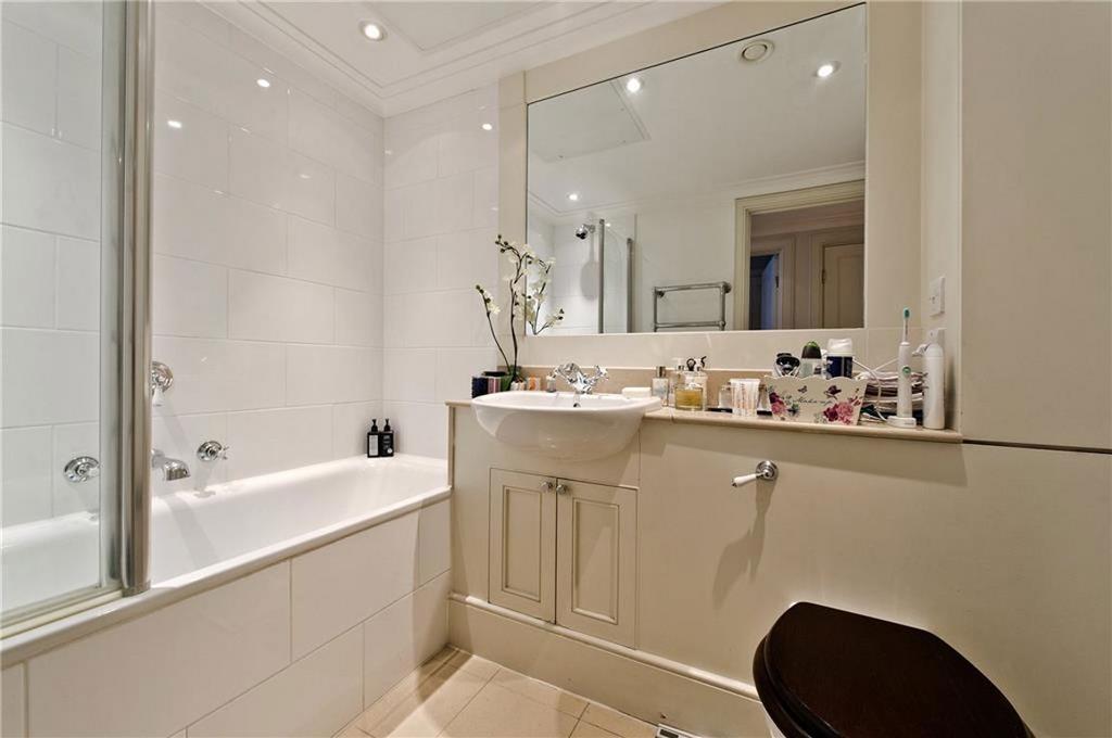 Apartment in London, Royal Borough of Kensington and Chelsea - View 4