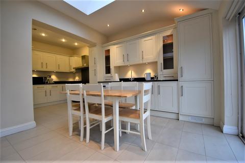 1 bedroom in a house share to rent, Broadfield Road London SE6