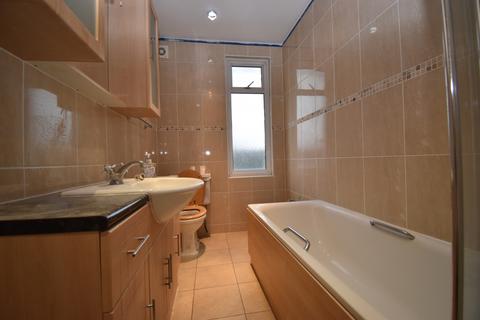 1 bedroom in a house share to rent, Broadfield Road London SE6