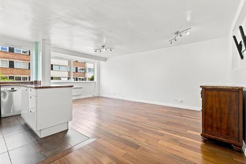2 bedroom flat for sale, Queenswood Gardens, Aldersbrook
