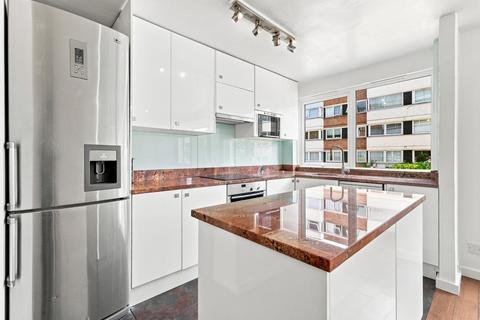 2 bedroom flat for sale, Queenswood Gardens, Aldersbrook