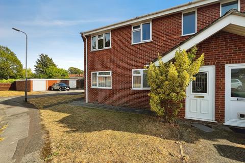 2 bedroom maisonette for sale, Leaholme Gardens, Slough, Berkshire