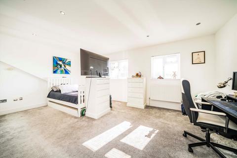 undefined, Worton Road, Isleworth TW7