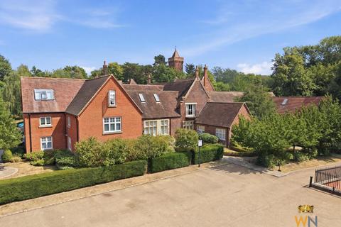 3 bedroom flat for sale, The Galleries, Brentwood CM14