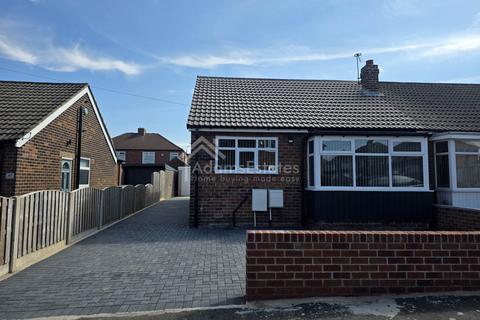 4 bedroom semi-detached house for sale, Ullswater Avenue, Dewsbury