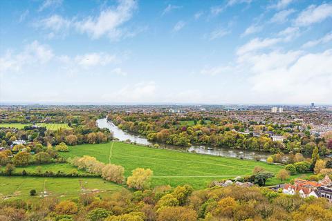 3 bedroom flat to rent, Richmond Hill, Richmond, TW10