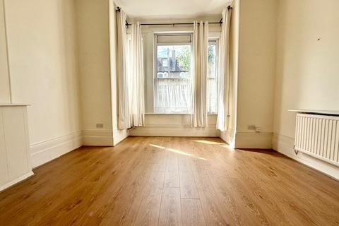 undefined, Clarendon Road, London, E18