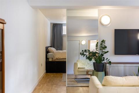 1 bedroom flat to rent, Petersham Road, Richmond, TW10
