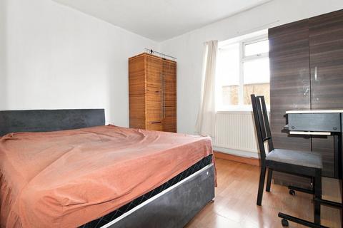 undefined, Blackhorse Lane, London E17