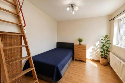 undefined, Blackhorse Lane, London E17