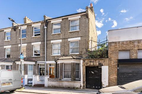 Boundary Lane, London