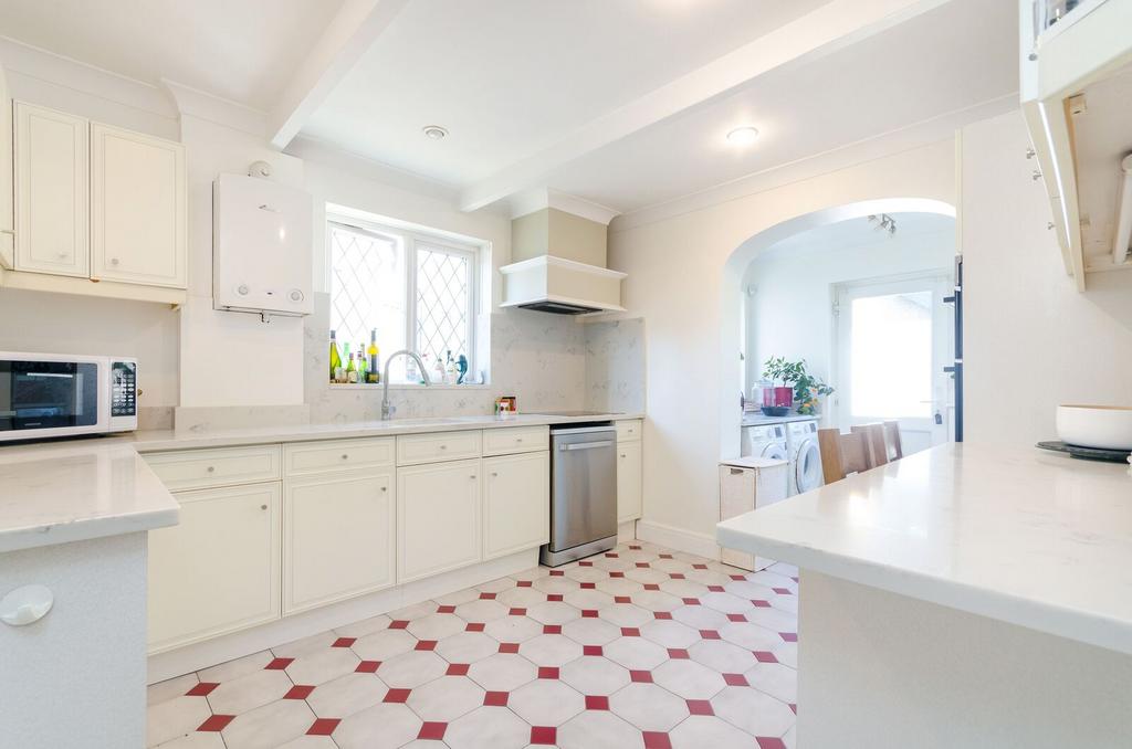 House in New Malden - View 3