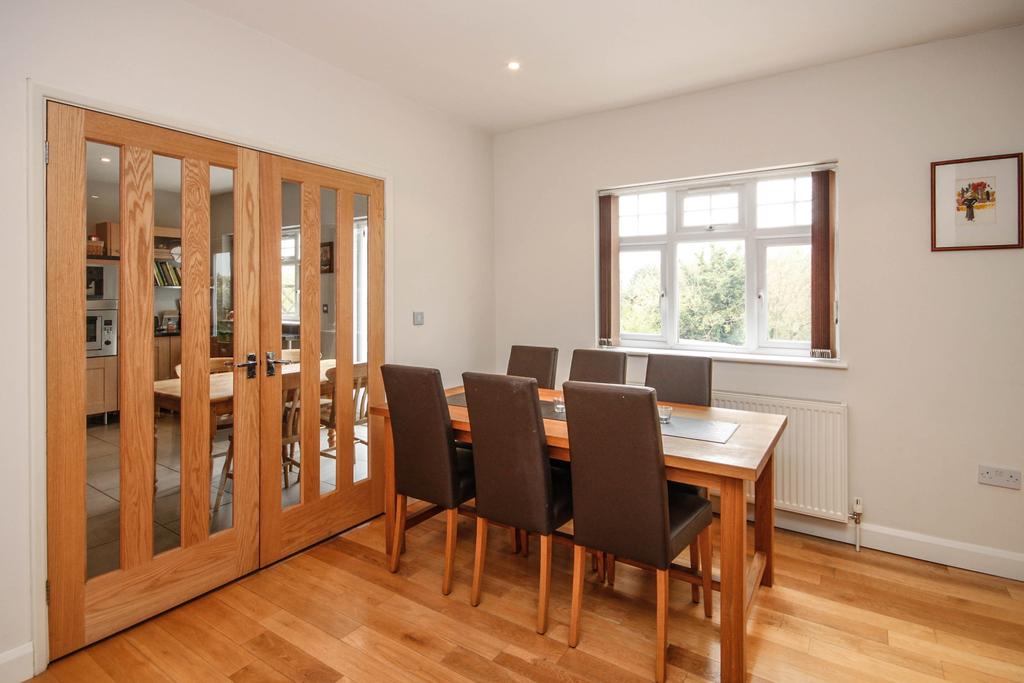 Water End Road, Potten End HP4 4 bed detached house for sale £900,000