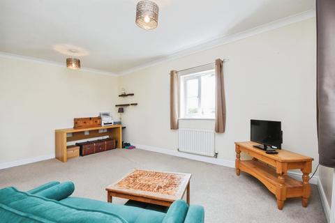 2 bedroom flat for sale, Eastwood Park., Great Baddow, CHELMSFORD