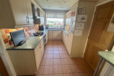 3 bedroom detached bungalow for sale, Headlands Close, Liversedge