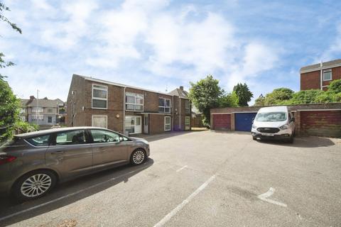 Studio for sale, Farley Hill, Luton