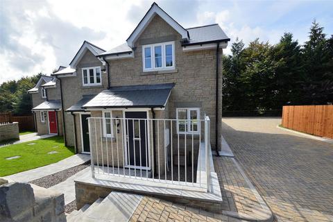 2 bedroom semi-detached house to rent, Harpers Close, Coalway