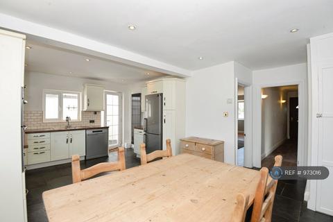 3 bedroom detached house to rent, Grange Road, Berkshire, SL6