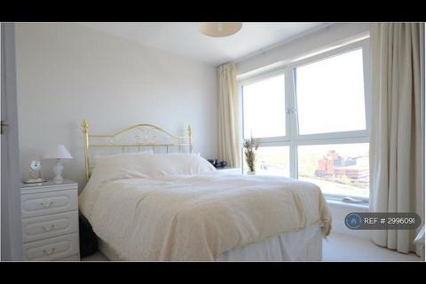 2 bedroom flat to rent, Alencon Link, Basingstoke, RG21