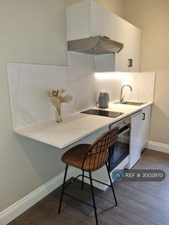 Studio to rent, Crescent Road, Bournemouth, BH2