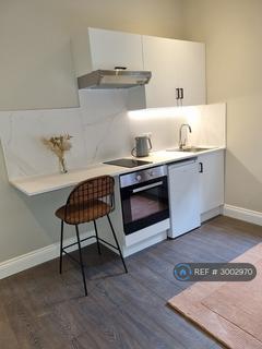 Studio to rent, Crescent Road, Bournemouth, BH2