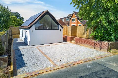 1 bedroom detached bungalow for sale, Newlands, Northampton NN6