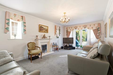 4 bedroom detached house for sale, Jays Close, St. Albans AL2