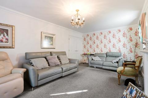 4 bedroom detached house for sale, Jays Close, St. Albans AL2