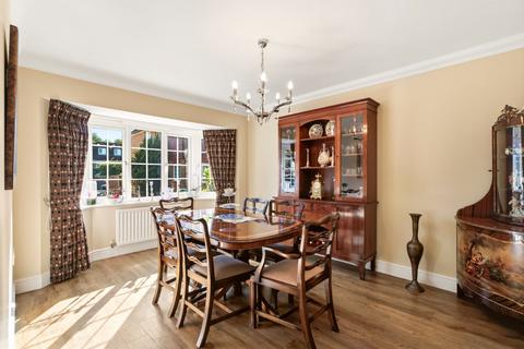 4 bedroom detached house for sale, Jays Close, St. Albans AL2