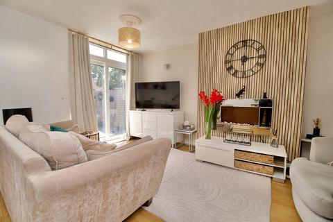 3 bedroom end of terrace house for sale, Inverness Close, Coventry