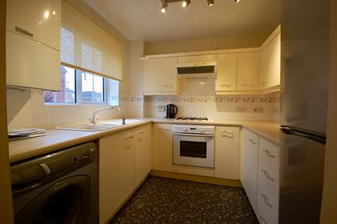 2 bedroom terraced house to rent, Cleobury Close, Redditch, B97
