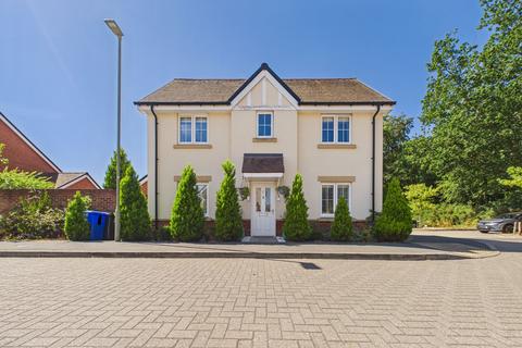 3 bedroom detached house for sale, Yeomans Lane, Camberley GU17