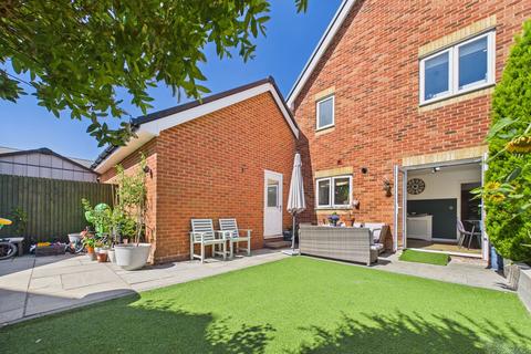 3 bedroom detached house for sale, Yeomans Lane, Camberley GU17